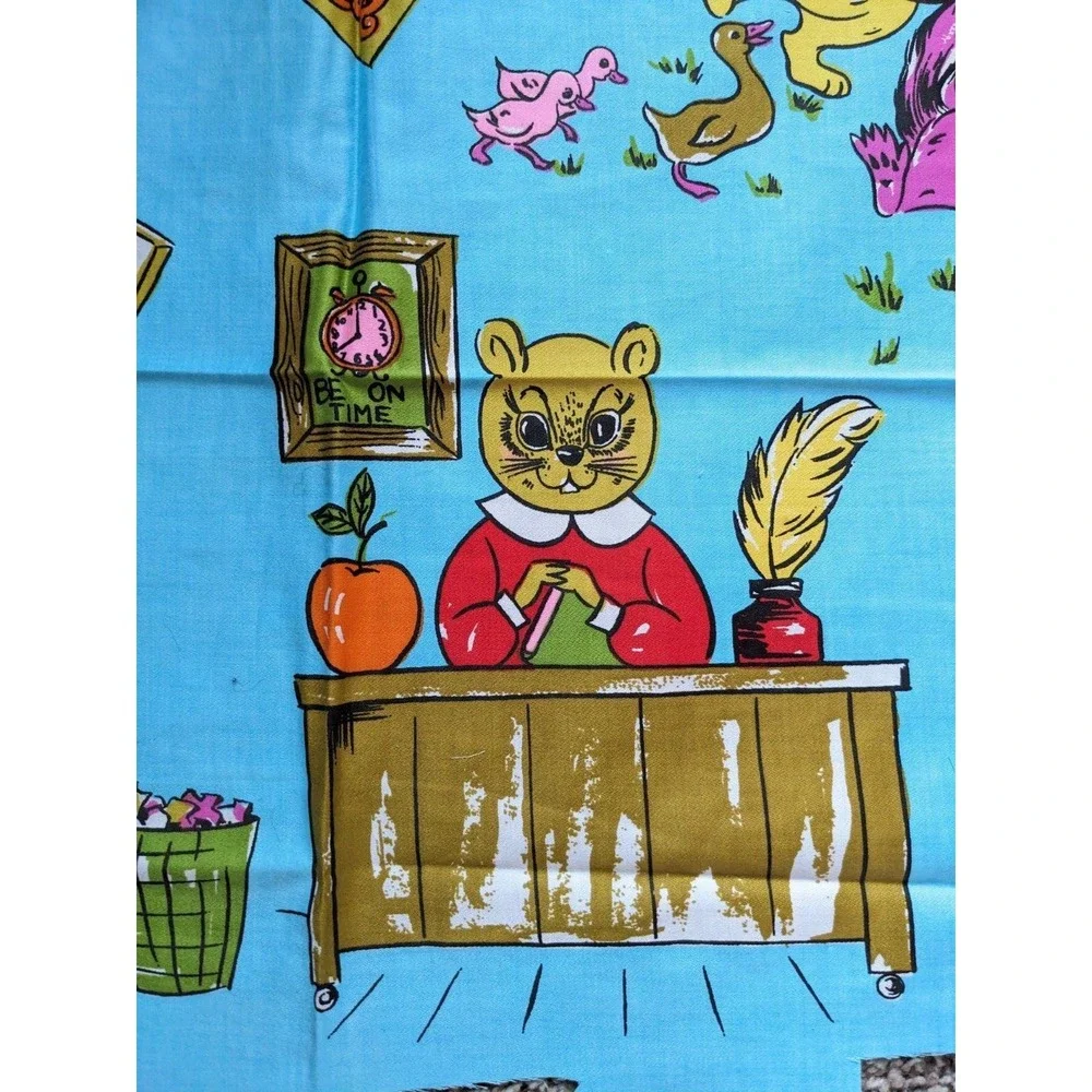 VTG Childrens Novelty Print Fabric Remnants Polished Cotton Cute Cartoon Animals